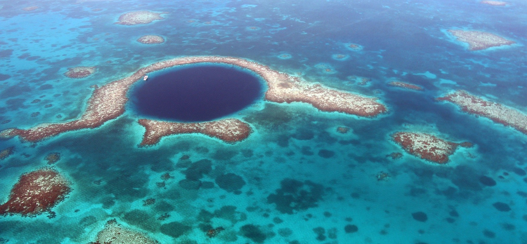 Best Liveaboard Deals Belize (Diving on a Budget)